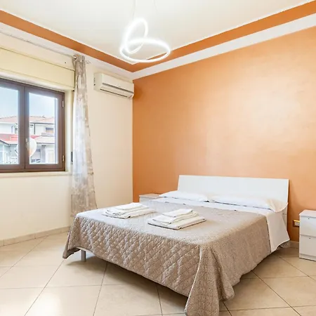 Apartment With Terrace In Aci Catena
